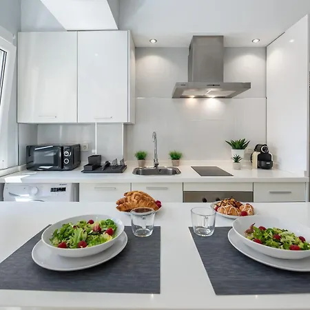 Xpce Merced Square - Picasso Apartmán *