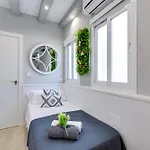 Апартаменты Xpce Merced Square - Picasso *