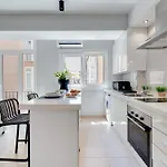 Апартаменты Xpce Merced Square - Picasso